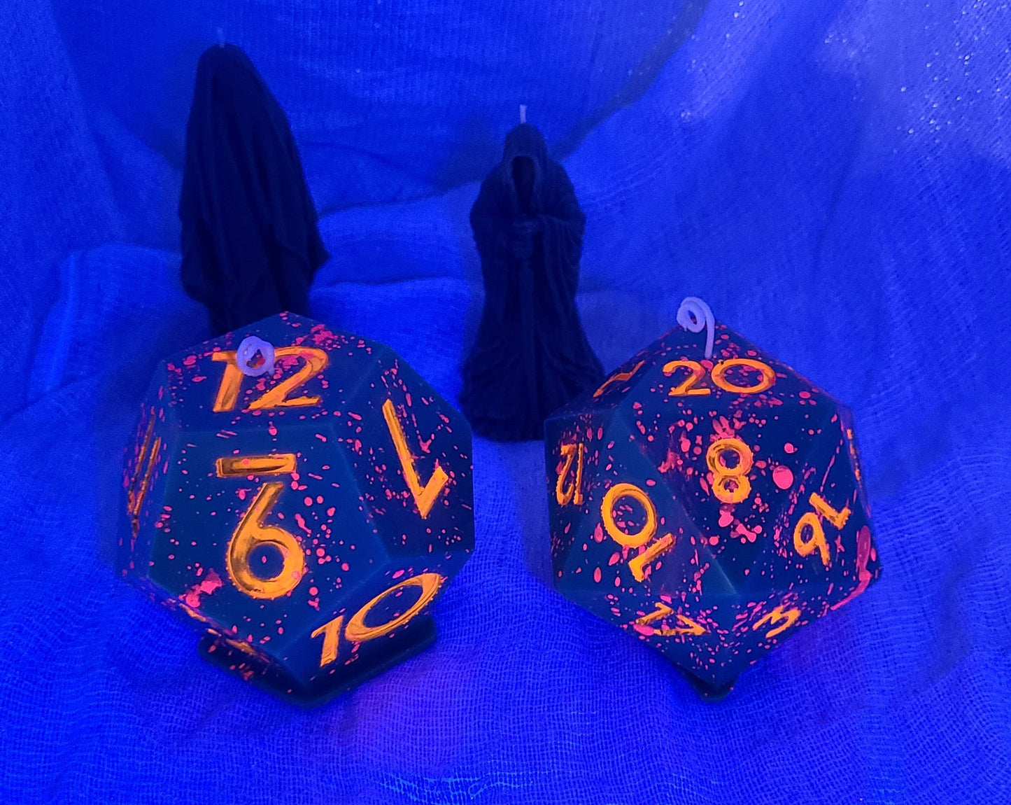 RPG Black Light Dice Candles: Herbal / D20