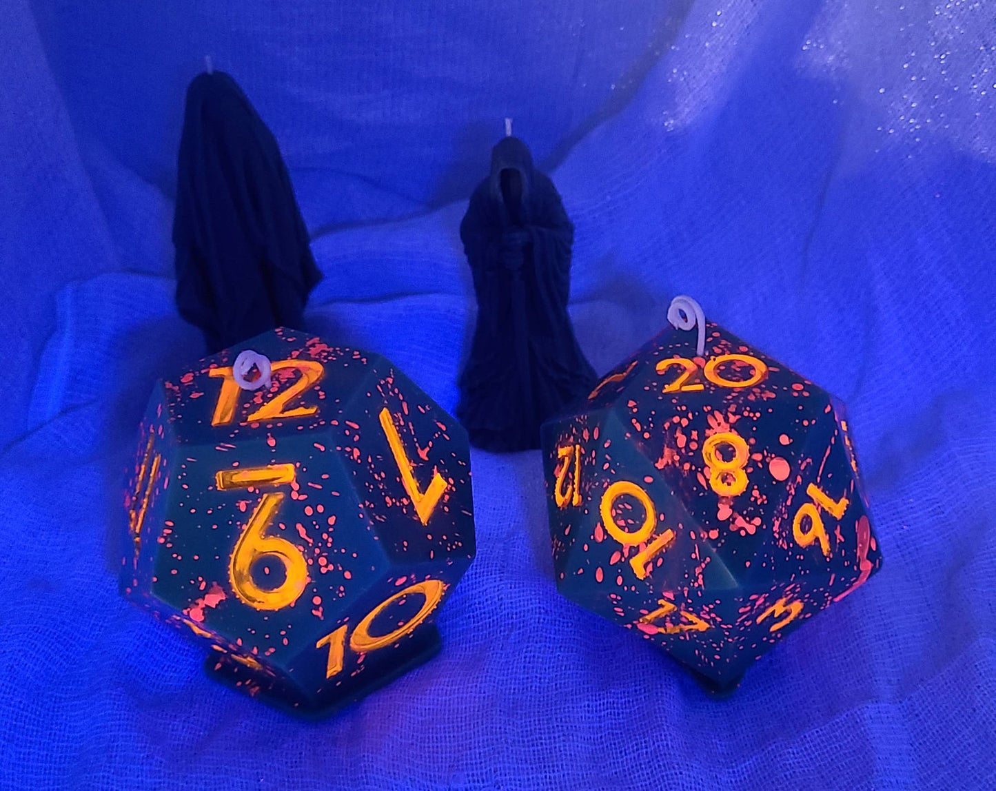 RPG Black Light Dice Candles: Herbal / D20